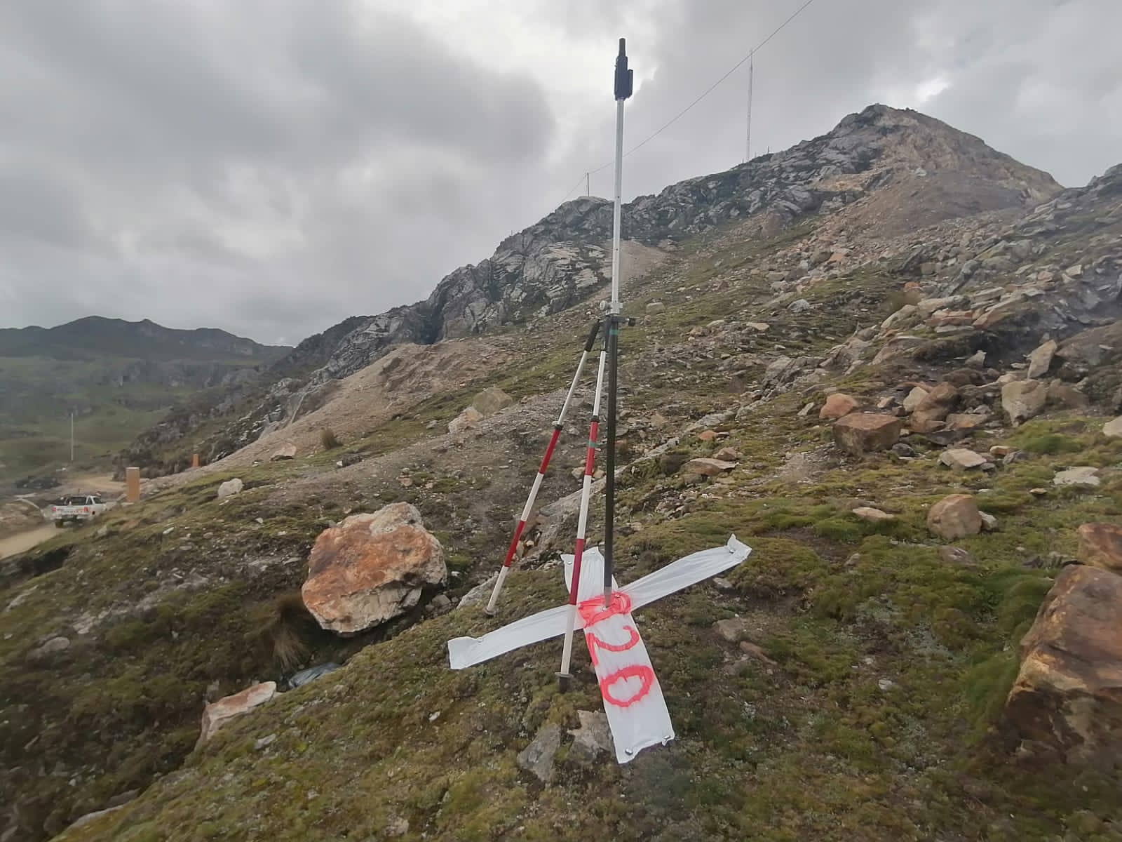 RL-HL field setup in high-altitude rocky terrain