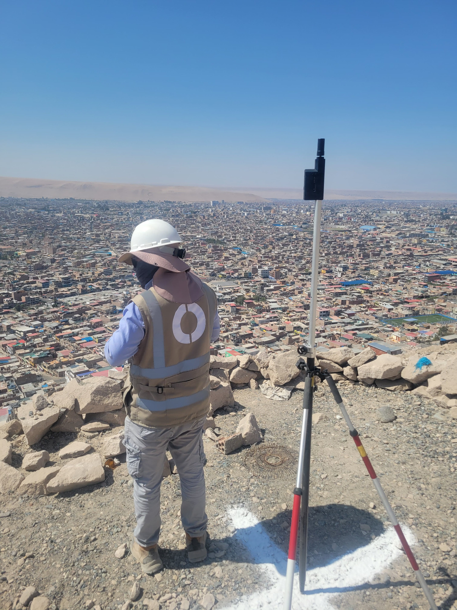 ROLAVI GNSS receiver overlooking a city